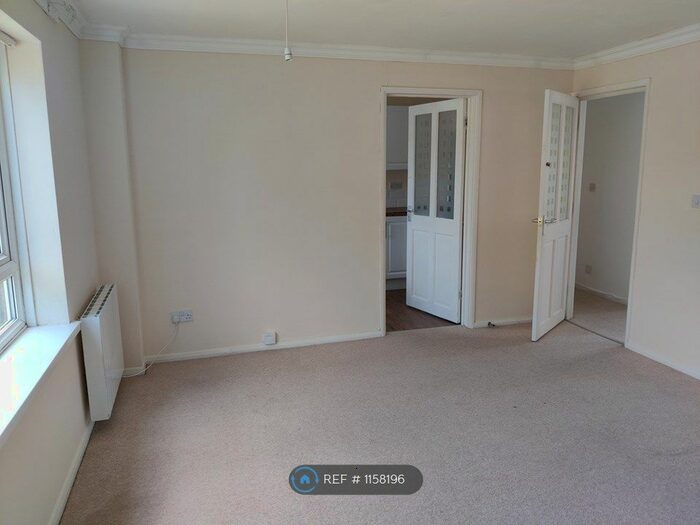 1 Bedroom Flat To Rent In Clent Way, Birmingham, B32