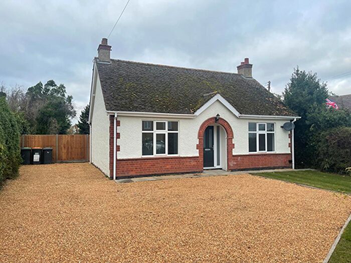 4 Bedroom Detached Bungalow To Rent In Bedford Road, Great Barford, MK44