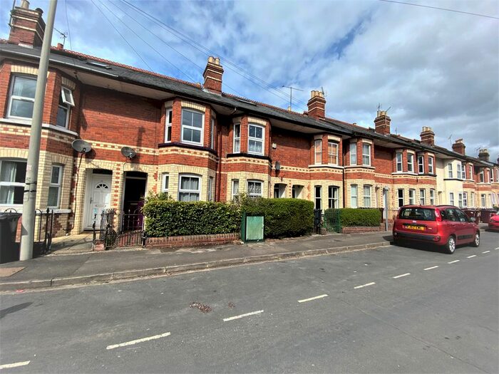 3 Bedroom End Of Terrace House To Rent In Swainstone Road, Reading, RG2