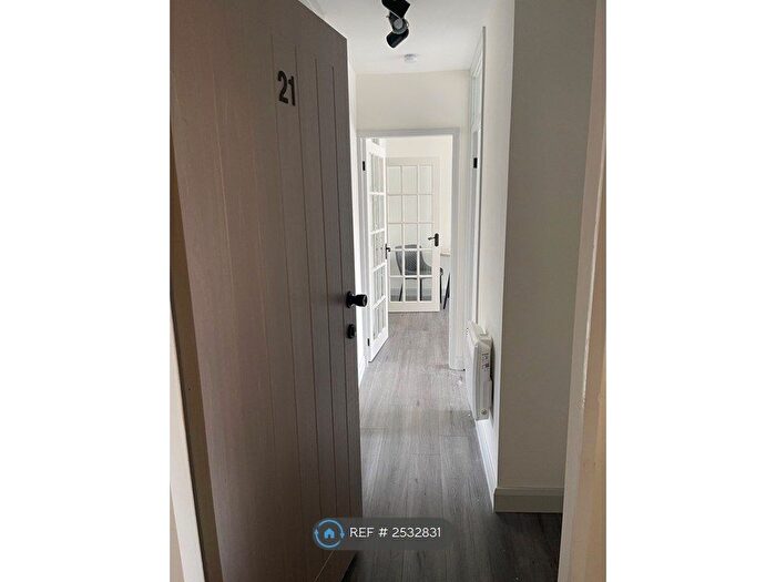 1 Bedroom Flat To Rent In The Nook, Beeston, Nottingham, NG9