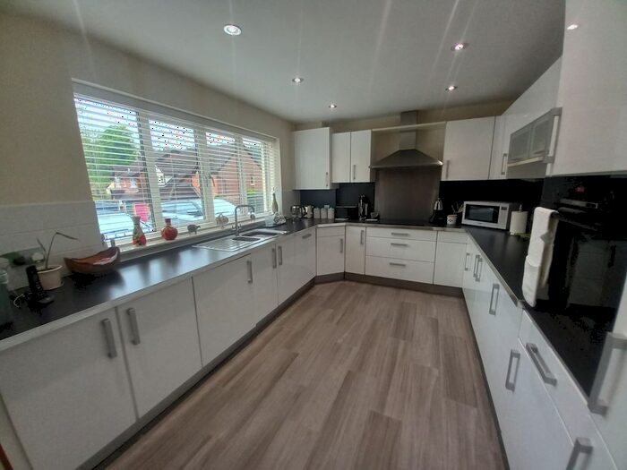 2 Bedroom Flat To Rent In Tinmans Place, Redbrook, Monmouth, NP25