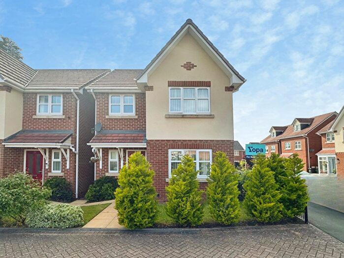 3 Bedroom Detached House For Sale In Hill Croft Gardens, Wolverhampton, WV4