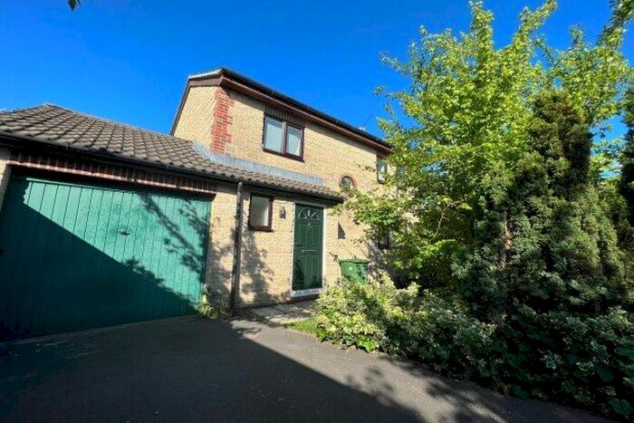 3 Bedroom Property To Rent In Stenness Close, Swindon, SN5