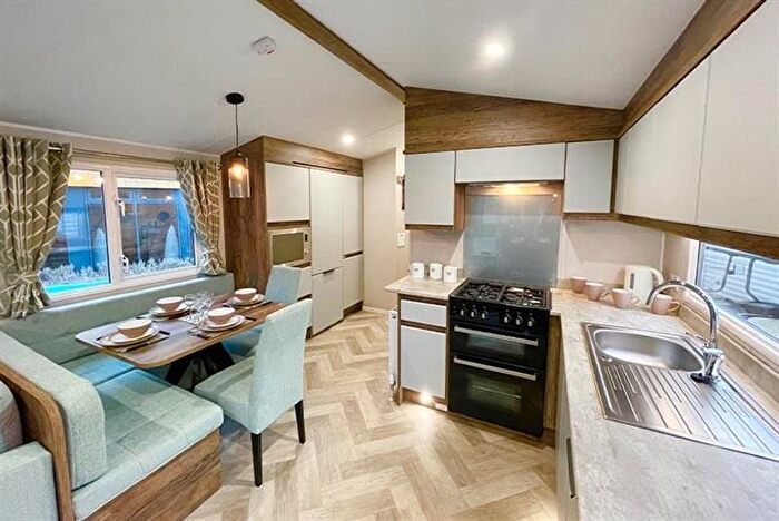 Mobile/park Home For Sale In Main Road, Ventnor, PO38