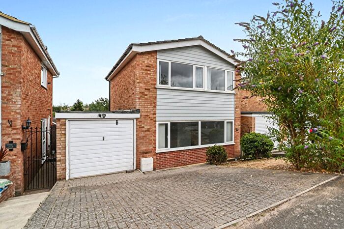 3 Bedroom Detached House For Sale In Cottesford Close, Hadleigh, IP7