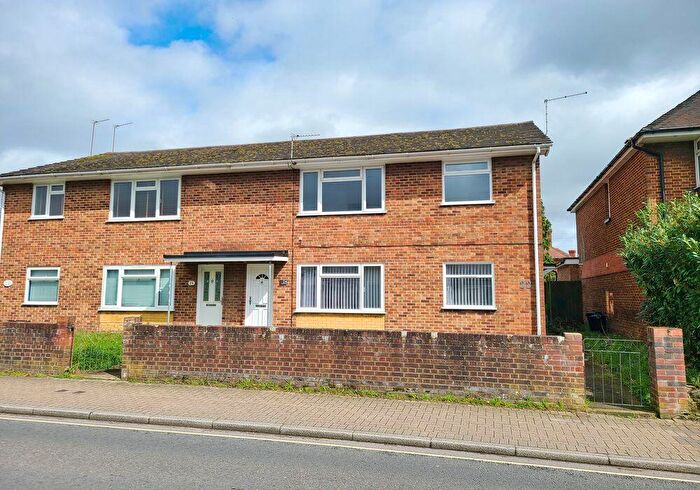 2 Bedroom Flat For Sale In Junction Road, Totton, Southampton, SO40
