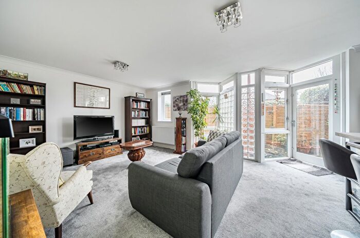 2 Bedroom Flat For Sale In Durham Road, Sidcup, DA14