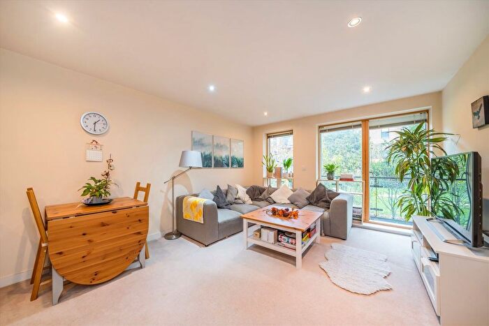 2 Bedroom Flat For Sale In Durnsford Road, Wimbledon, SW19