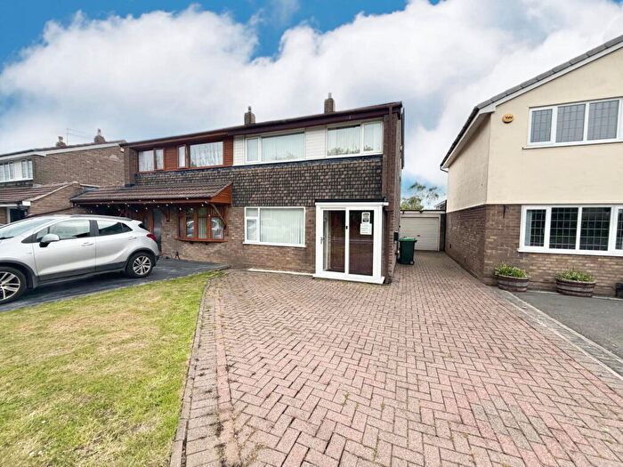 3 Bedroom Semi-Detached House For Sale In Oakham Road, Oakham, Tividale, B69