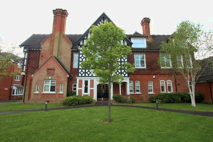 2 Bedroom Flat To Rent In Knotley Way, West Wickham, West Wickham, BR4