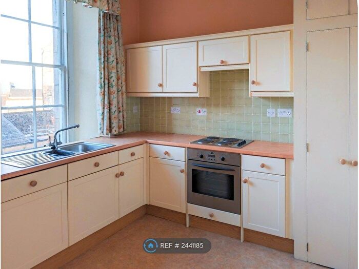 2 Bedroom Flat To Rent In Gloucester Place, Edinburgh, EH3