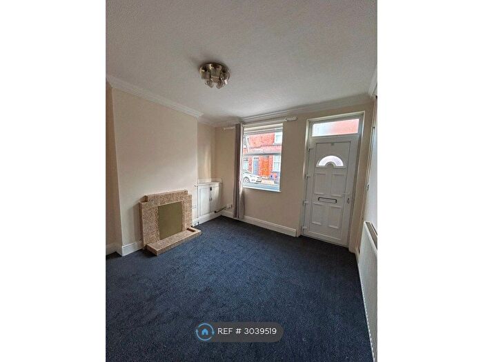 3 Bedroom End Of Terrace House To Rent In Montague Road, Leicester, LE2
