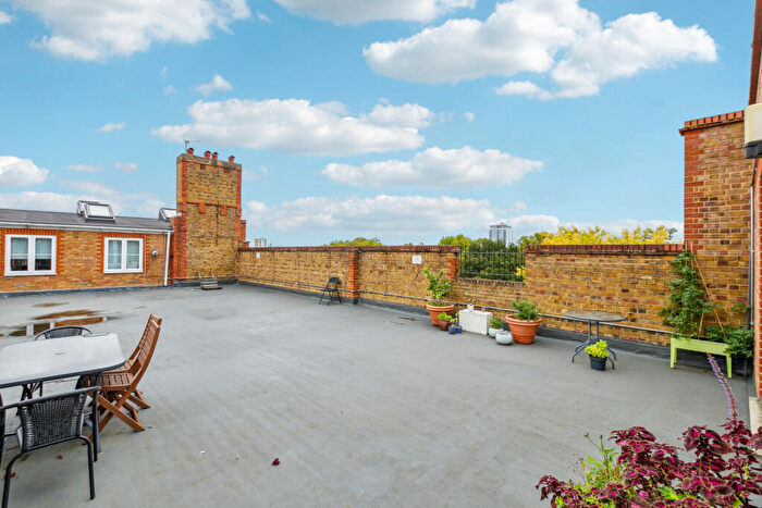 1 Bedroom Flat To Rent In Shillington Old School, Este Road, SW11