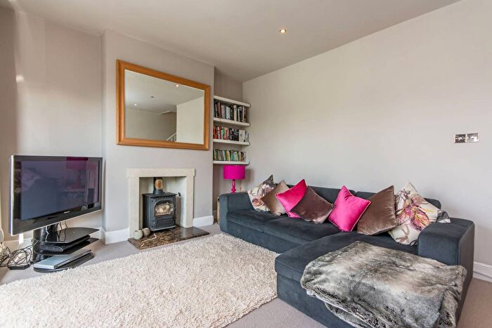 4 Bedroom Maisonette To Rent In Pavilion Terrace, North Kensington, London, W12