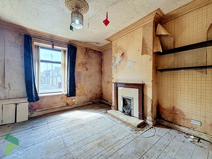 4 Bedroom End Of Terrace House For Sale In Snape Street, Darwen, BB3