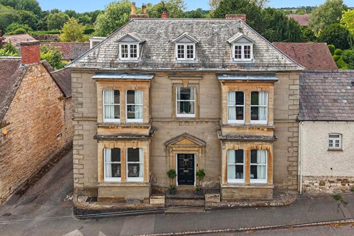 6 Bedroom Semi-Detached House For Sale In Bridge Street, Kineton, CV35