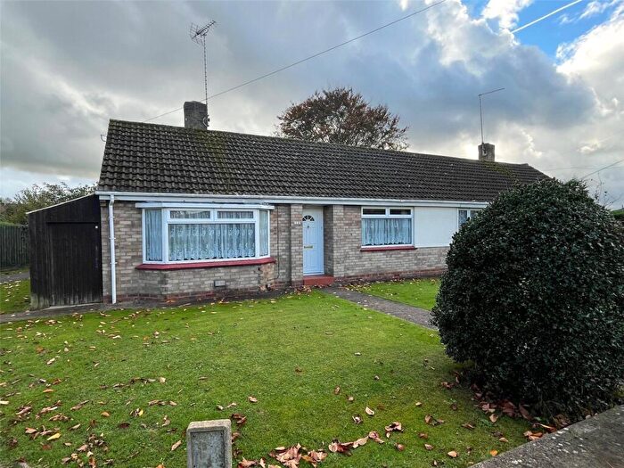 2 Bedroom Bungalow For Sale In Kingston Close, Daventry, Northamptonshire, NN11