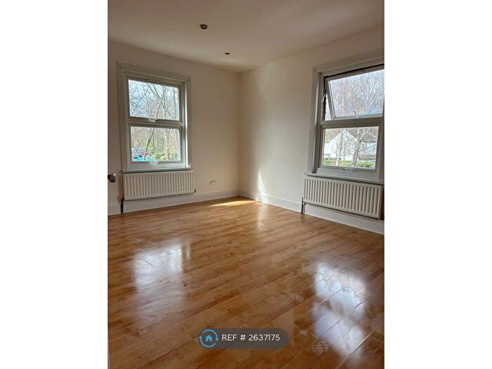 2 Bedroom Flat To Rent In St Johns Road, Isleworth, TW7