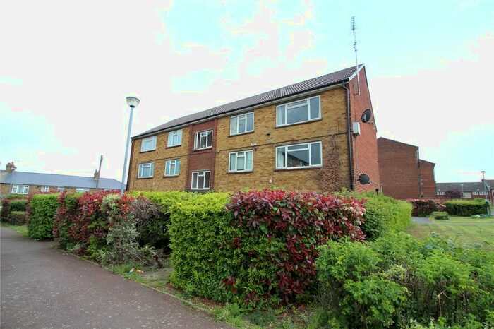 2 Bedroom Flat To Rent In Gunn Road, Swanscombe, Kent, DA10