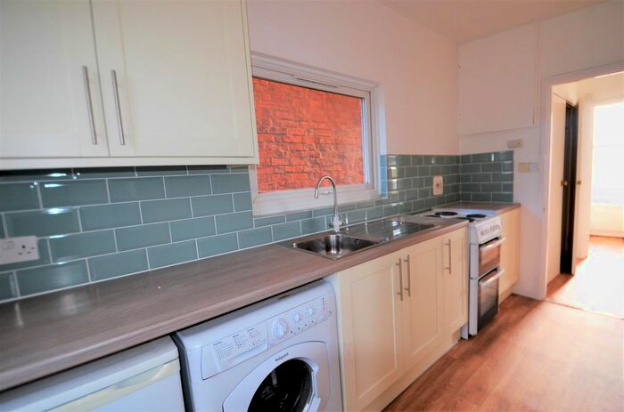 1 Bedroom Flat To Rent In Bicester Road, HP19