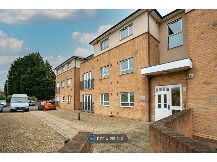3 Bedroom Flat To Rent In Bricket Wood, Bricket Wood, St. Albans, AL2