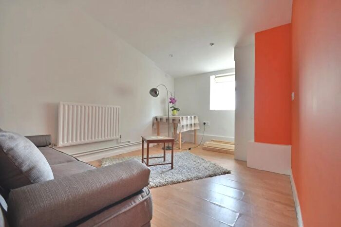 1 Bedroom Flat To Rent In Axminster Road, Holloway, London, N7