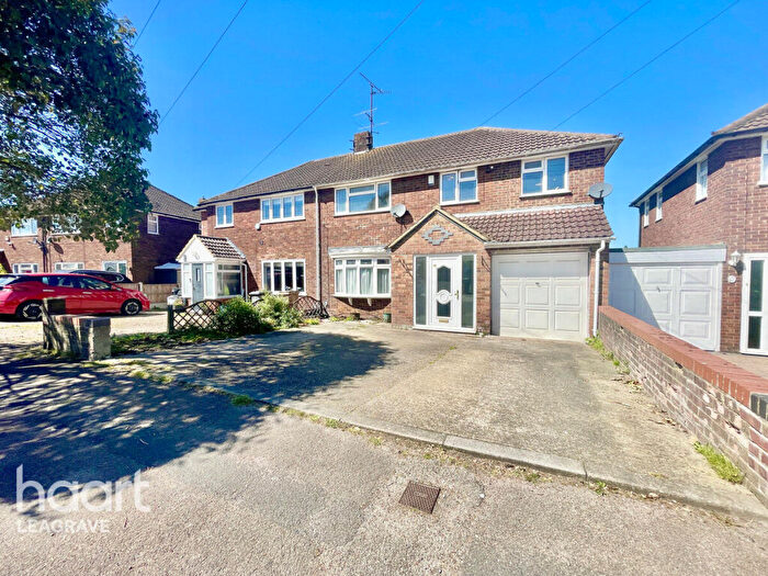 4 Bedroom Semi Detached House For Sale In Mendip Way, Luton, LU3