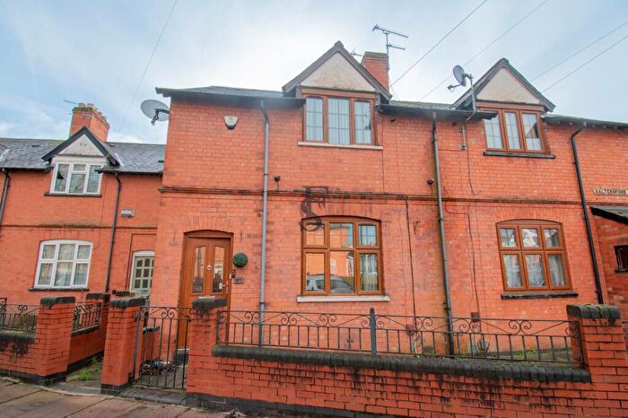 3 Bedroom Semi-Detached House For Sale In Saltersford Road, Leicester, LE5