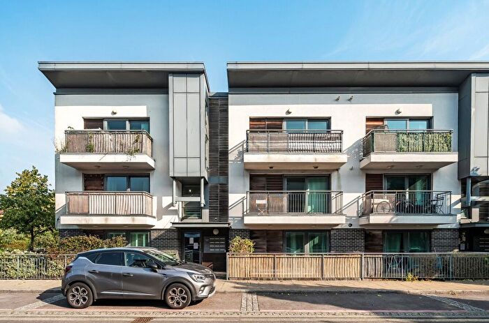 2 Bedroom Flat To Rent In Ted Bates Road, Southampton, Hampshire, SO14