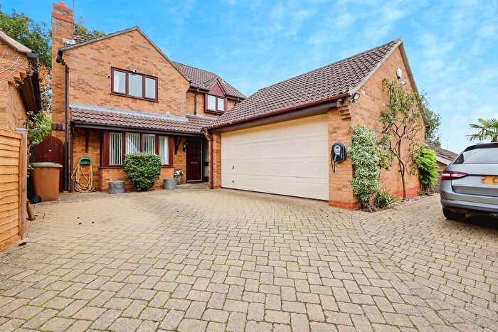4 Bedroom Detached House For Sale In Spring Lane, Flore, Northampton, NN7