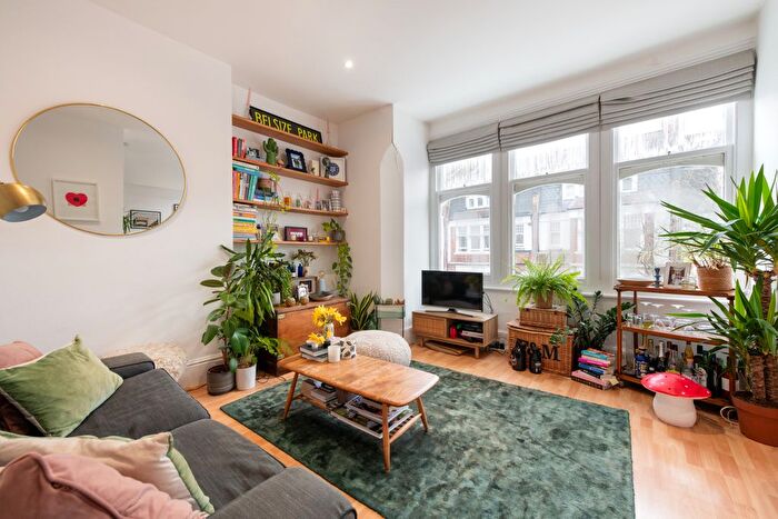 2 Bedroom Flat To Rent In Glenmore Road, London, NW3