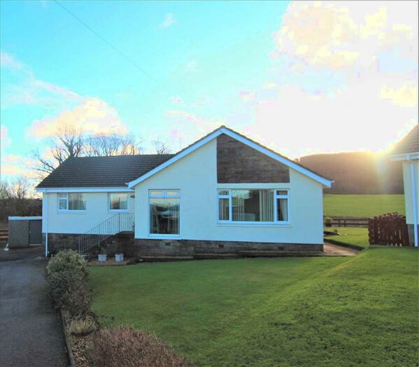 3 Bedroom Bungalow For Sale In Hutcheon Court, Campbeltown, PA28