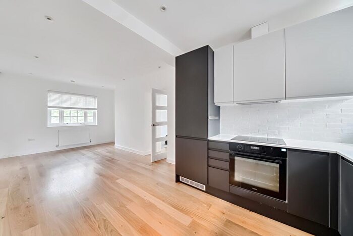 2 Bedroom Apartment To Rent In Strathcona House, Kennington, SE17