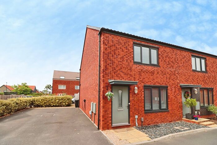 2 Bedroom Semi-detached House For Sale In Pritchard Way, Yate, Bristol, BS37