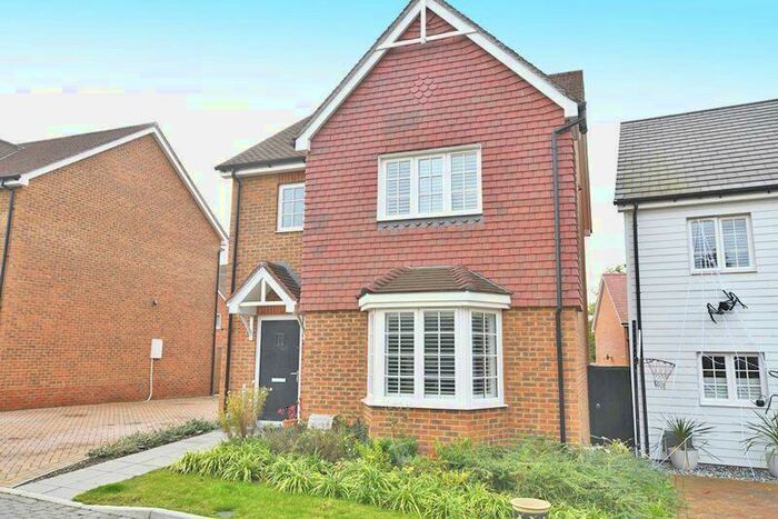 3 Bedroom Detached House For Sale In Maxted Road, Bearsted, ME14