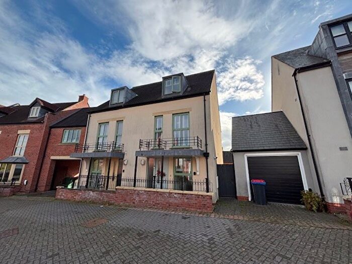 3 Bedroom Semi Detached House For Sale In St. Johns Walk, Lawley, Telford, TF4