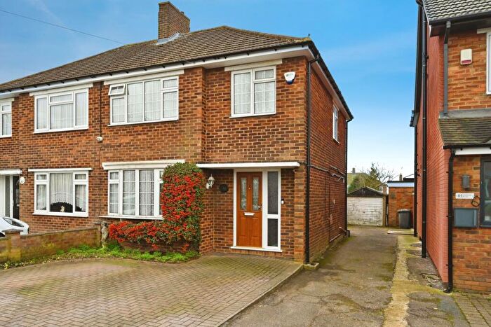 3 Bedroom Semi Detached House For Sale In Rossfold Road, Luton, Bedfordshire, LU3