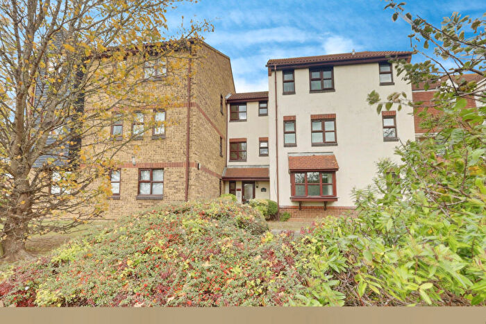 Studio For Sale In Frobisher Way, Southend-on-sea, SS3