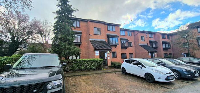 1 Bedroom Flat To Rent In King Georges Avenue, Watford, WD18