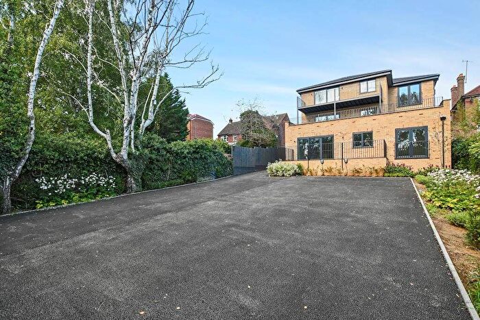 2 Bedroom Apartment For Sale In West Wycombe Road, High Wycombe, Buckinghamshire, HP12