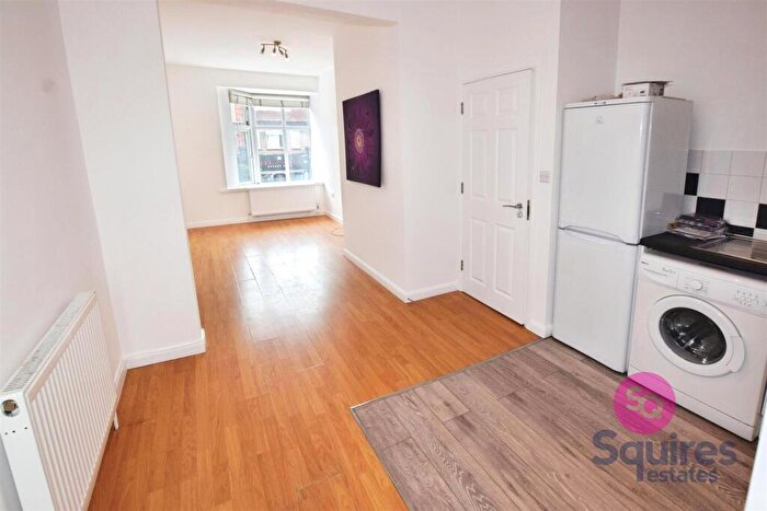 1 Bedroom Flat To Rent In The Broadway, Mill Hill, NW7