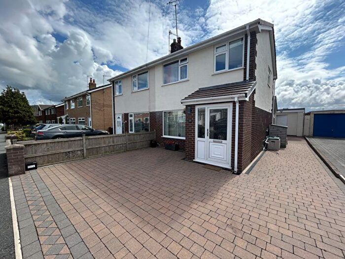 3 Bedroom Semi-Detached House For Sale In Bryn Ffynnon, Llandudno Junction, LL31
