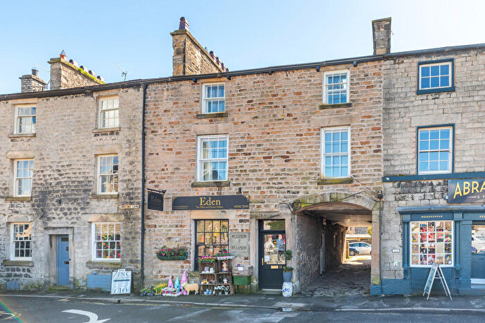 3 Bedroom Town House For Sale In , A & B Market Square, Kirkby Lonsdale, LA6