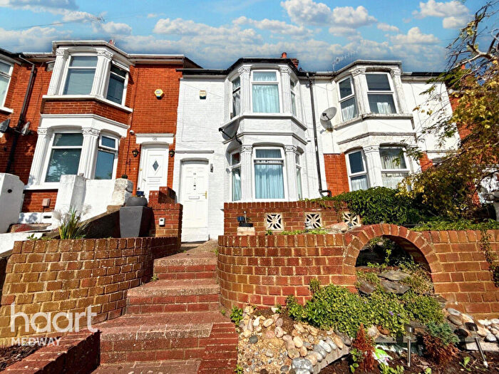 3 Bedroom Terraced House For Sale In Mount Road, Chatham, ME4