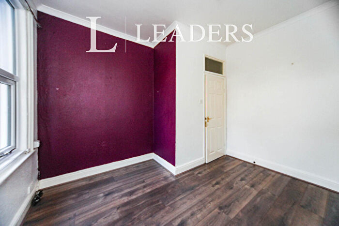 2 Bedroom Apartment To Rent In Bedroom Apartment - First Floor - Central Luton - Crescent Rise, LU2