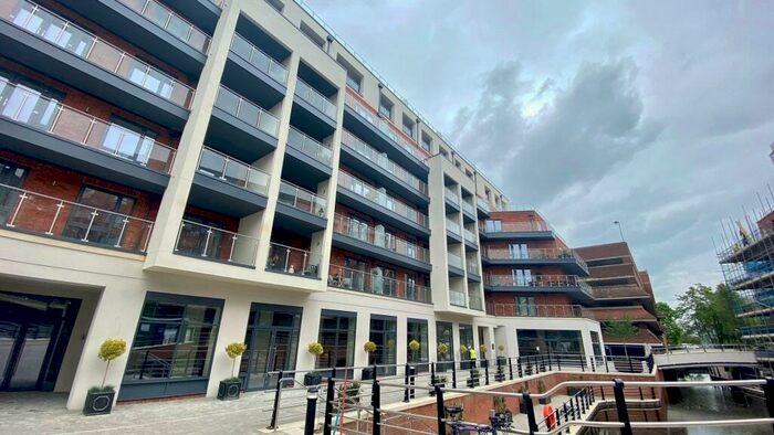 2 Bedroom Apartment To Rent In The Colonnade, Maidenhead, SL6