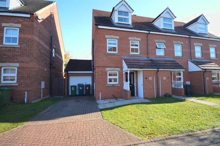 3 Bedroom Semi-Detached House To Rent In Leland Close, Lincoln, LN2