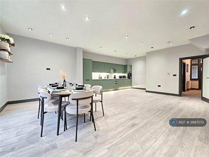 3 Bedroom Semi-Detached House To Rent In Dobell Road, London, SE9