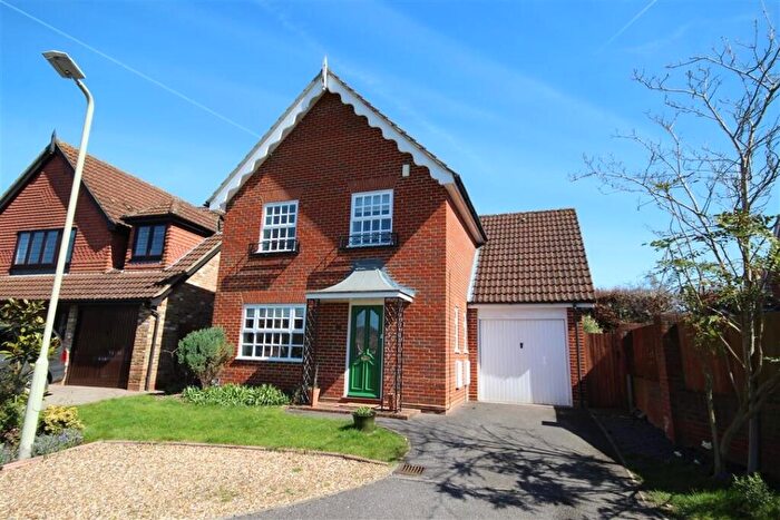 4 Bedroom Detached House For Sale In Jarvis Drive, Twyford, Reading, Berkshire, RG10