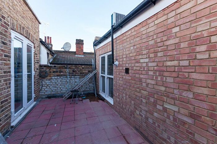 1 Bedroom Flat To Rent In Holloway Road, Holloway, N7